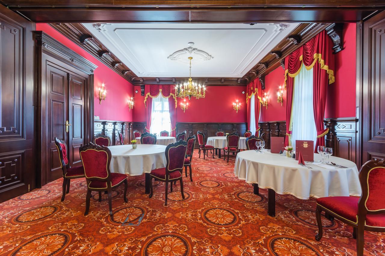 Hotel Forgách Kastély à Mándok Extérieur photo